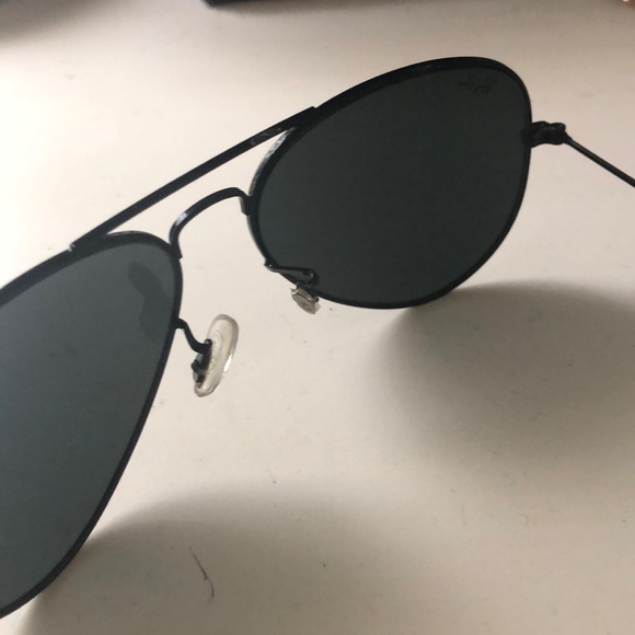 Black ray bans with case main image 4